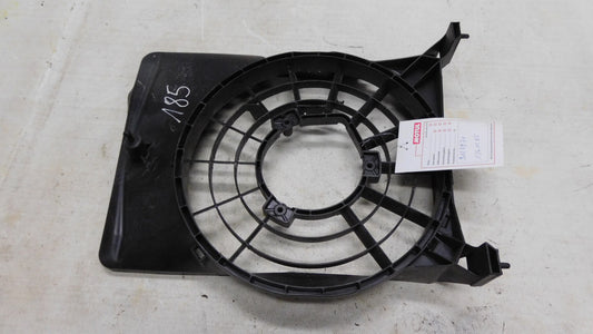 Lufttrichter Lüfterzarge 1341185 9128971 Opel Omega B Caravan