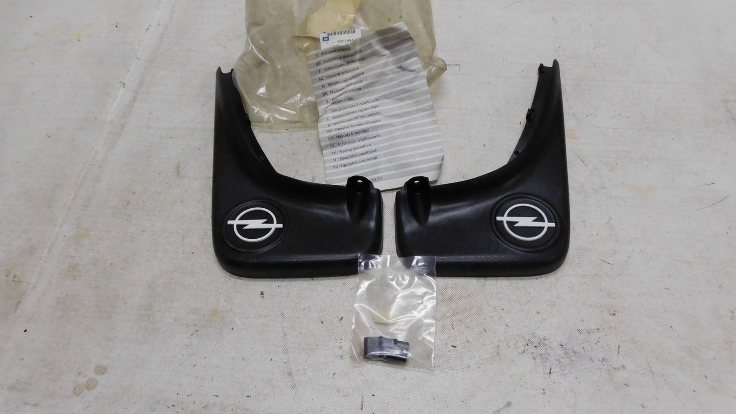 Schmutzfänger hinten 1718035 90513554 Opel Corsa B Tigra A