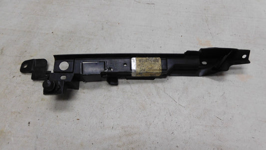 Abdeckung Halterung 6101458 13266902 Opel Corsa D