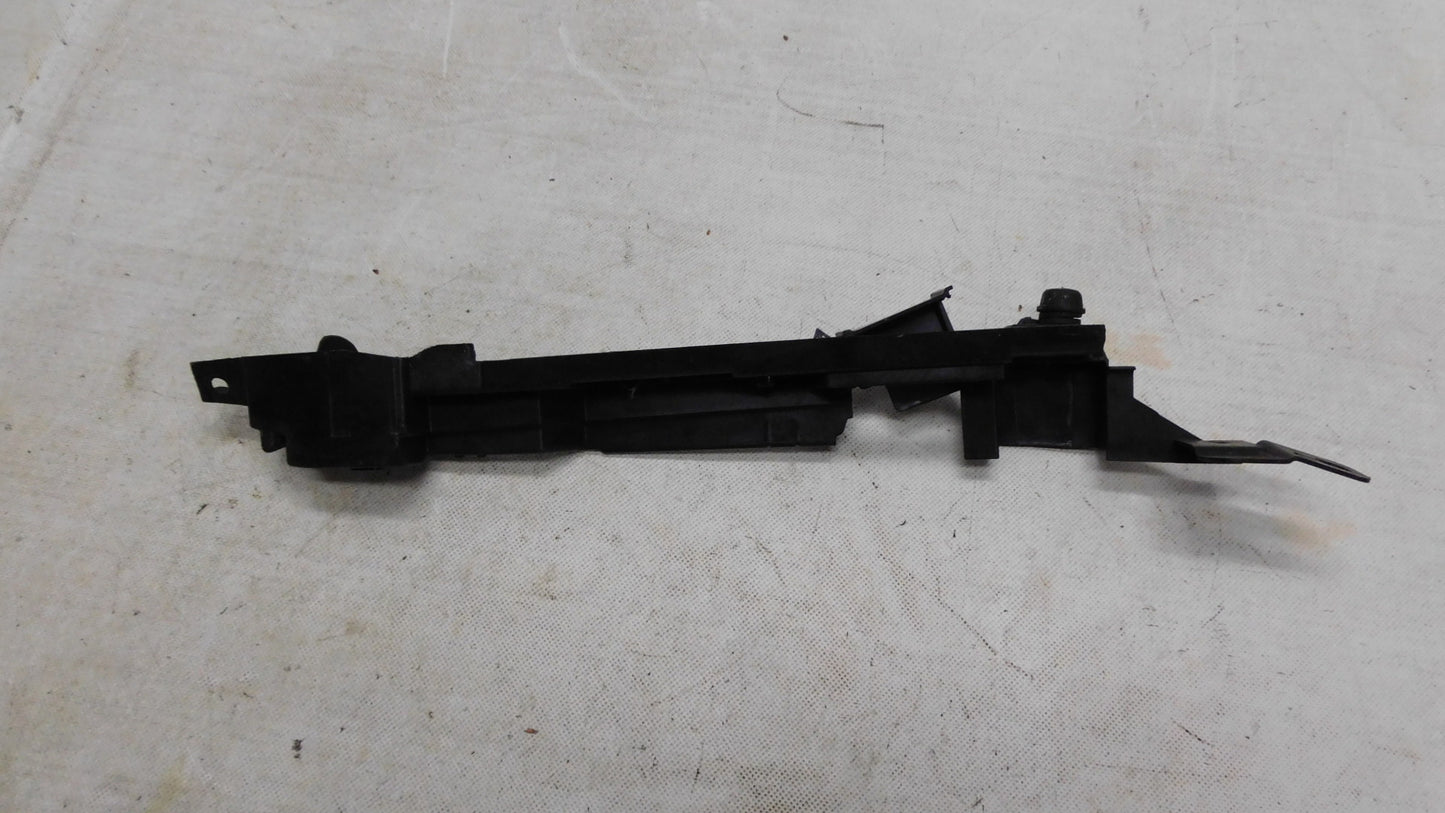 Abdeckung Halterung 6101458 13266902 Opel Corsa D
