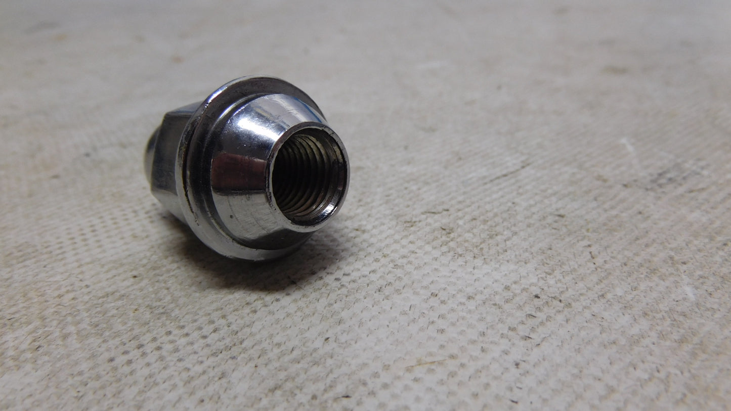 Radmutter Kegelbund Hutmutter Hyundai Kia M12x1,5 H35 SW21 Chrom