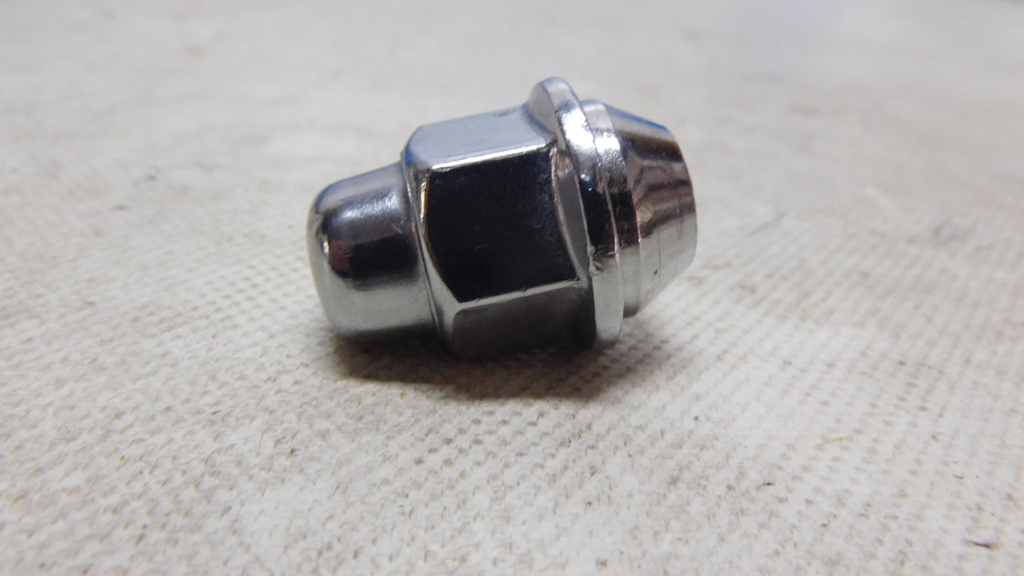 Radmutter Kegelbund Hutmutter Hyundai Kia M12x1,5 H35 SW21 Chrom