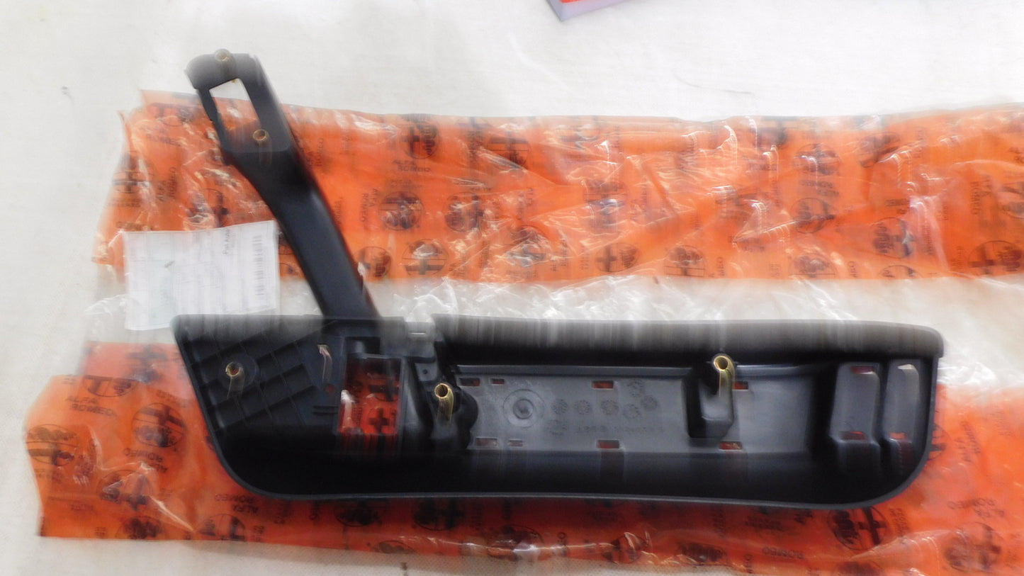 Armlehne vorne links 112407980 Alfa Romeo 33 90 - 94