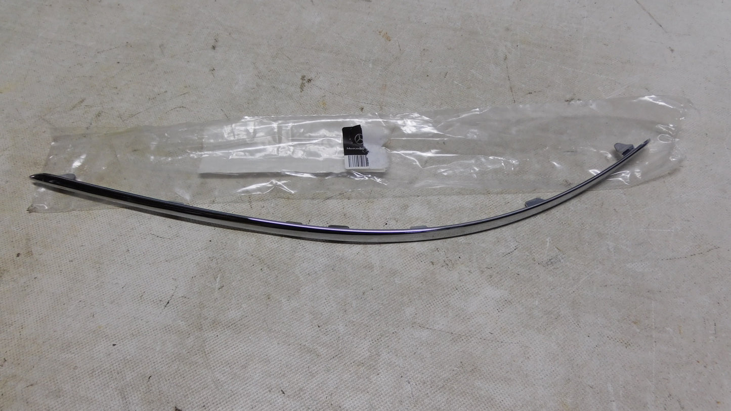 Stoßstange Leiste vorne links Chrom A2048850721 Mercedes C Klasse W204 07-10