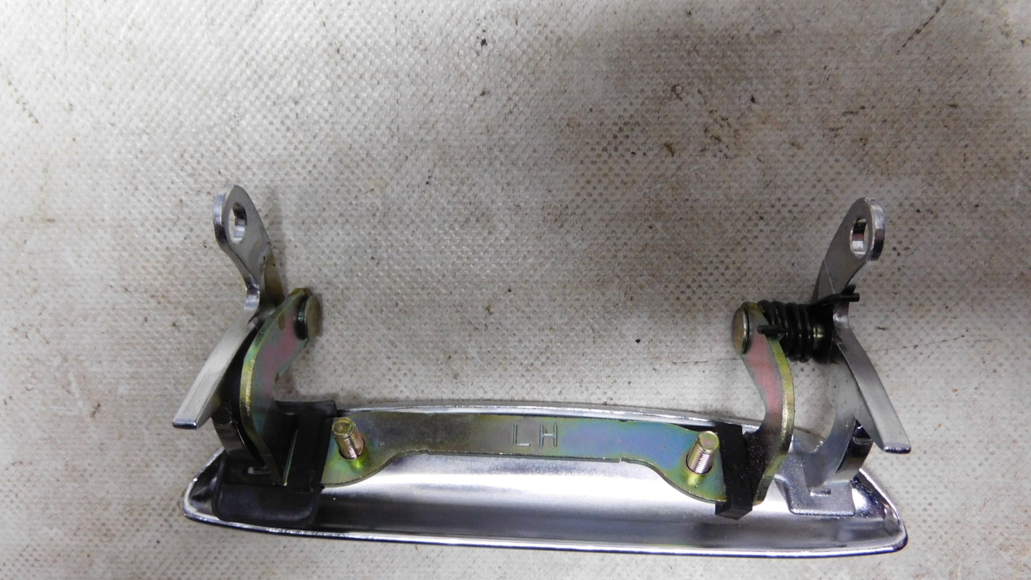 Türgriff hinten links 82607M3000 Nissan Datsun 310 1979-1982