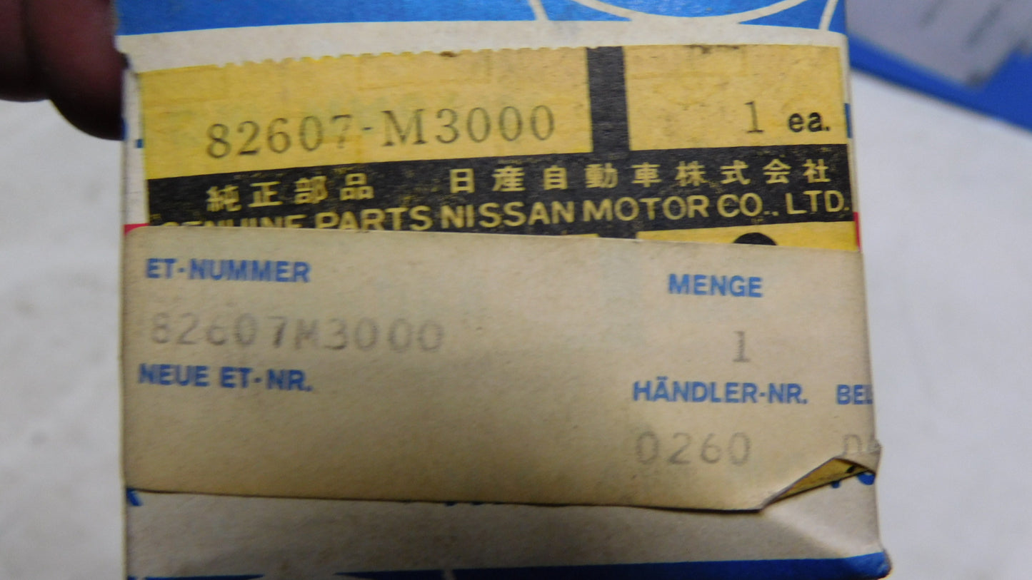 Türgriff hinten links 82607M3000 Nissan Datsun 310 1979-1982