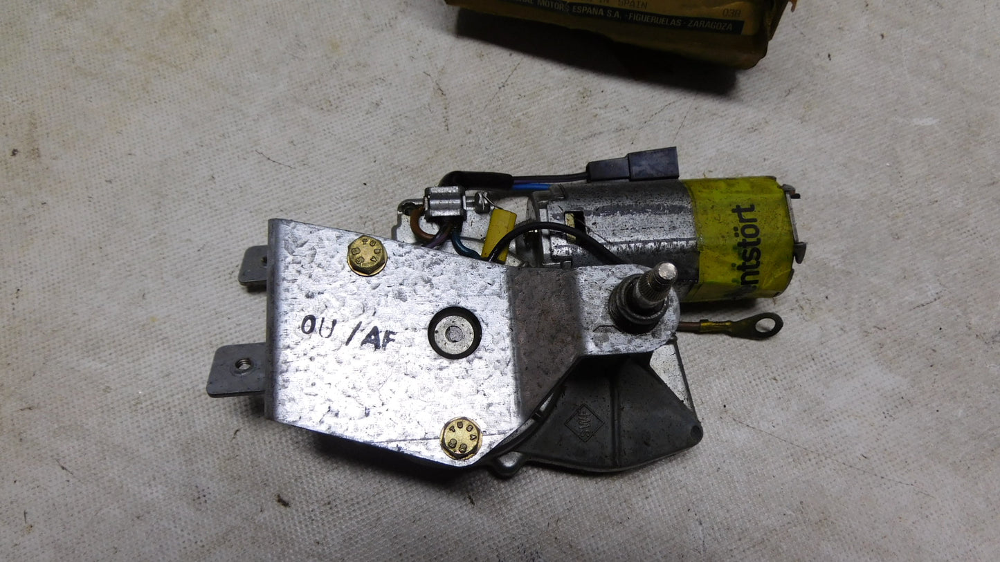 Scheibenwischermotor hinten 1273037 90119224 Opel Corsa A bis 1987
