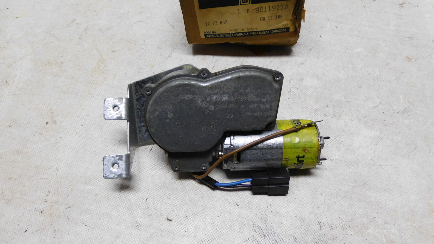 Scheibenwischermotor hinten 1273037 90119224 Opel Corsa A bis 1987