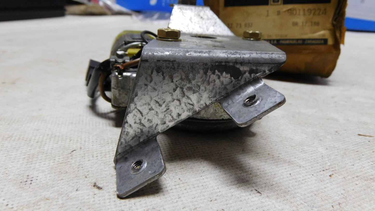 Scheibenwischermotor hinten 1273037 90119224 Opel Corsa A bis 1987