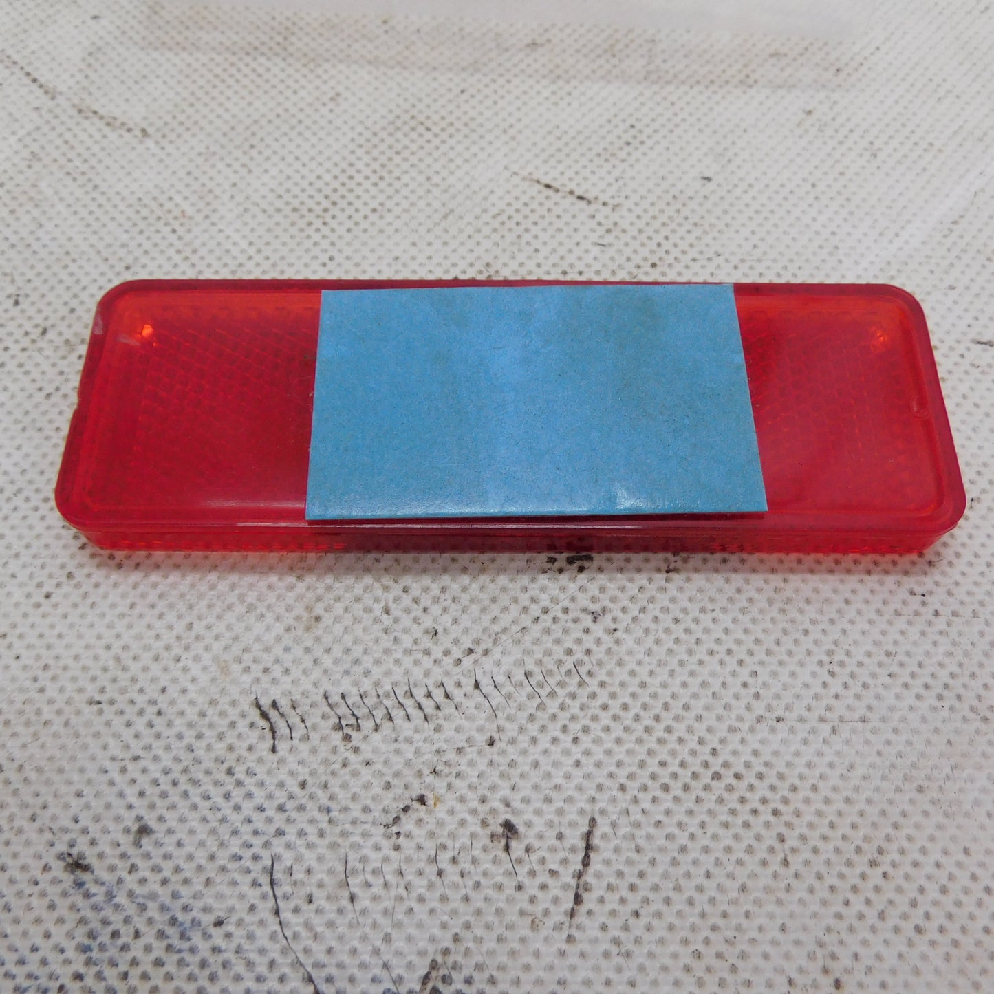 Rückstrahler Reflektor 112x38 mm rot geklebt P22103  VW Golf 1 Porsche 914