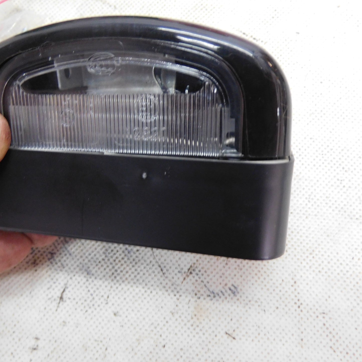 Kennzeichenleuchte 5W 12V 2KA001386281 Hella MERCEDES-BENZ NG T2/L LK/LN2