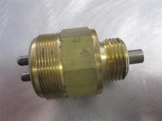 Schalter Druckschalter Rückfahrleuchte 0501311818 ZF Iveco Eurostar Scania 2 3 4