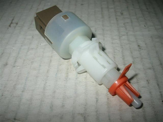 Kupplungsschalter Bremslichtschalter Schalter 500365771 IVECO Daily Fiat Multipla 186