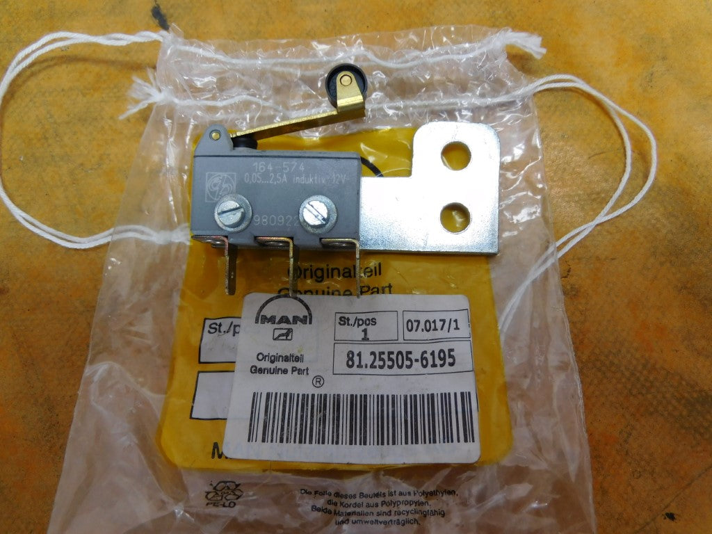 Riversierschalter 81255056195 MAN