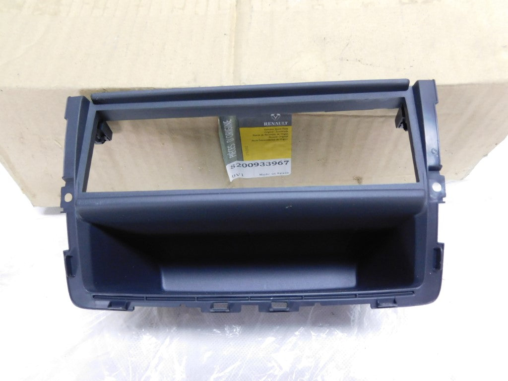 Rahmen Radio Navigation Renault Trafic II 8200933967