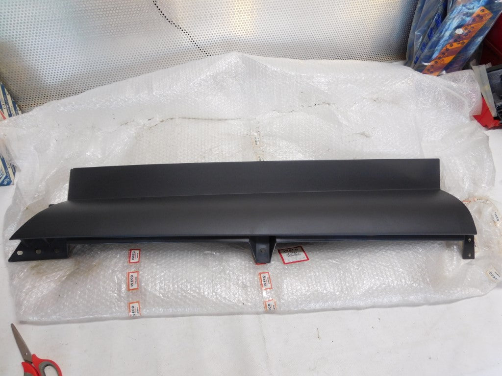 Spoiler Abdeckung Blende Stoßfänger links 504074676 Iveco Stralis